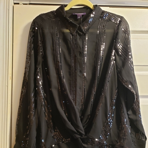 Roaman's Tops - 🆕Ladies blouse with sequins